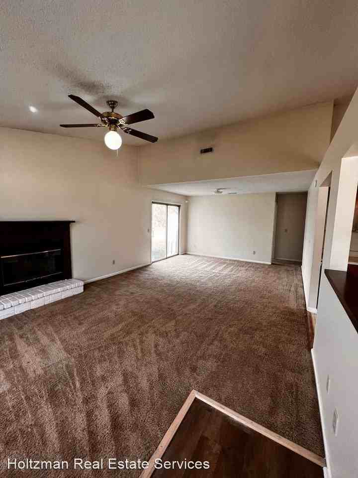 671 Windhaven Dr - Photo 3 of 14