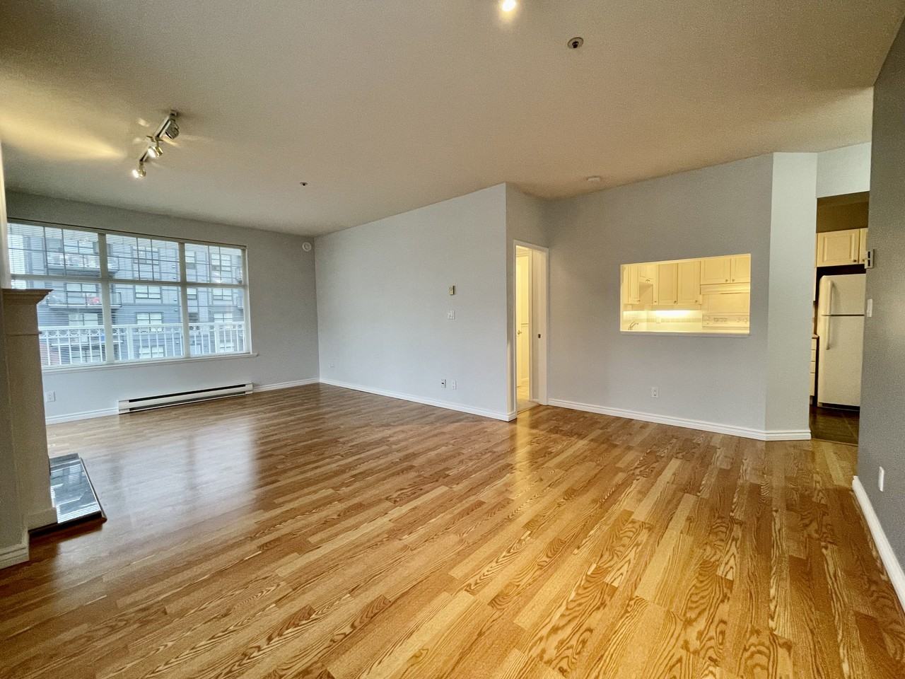 20228 54 Avenue - Photo 2 of 10