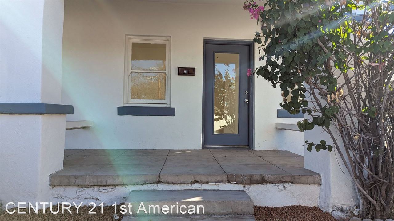 234 N Bean Ave - Photo 3 of 13