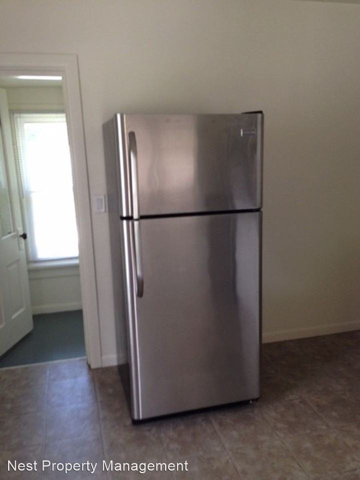 1018 Friendly Ave - Photo 2 of 13