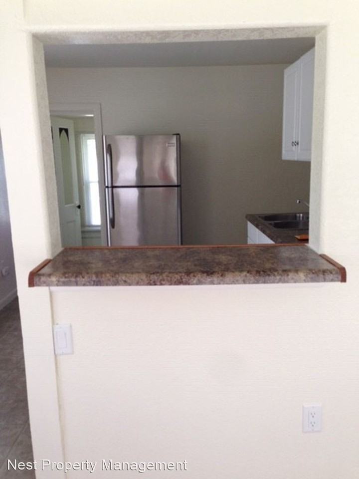 1018 Friendly Ave - Photo 3 of 13