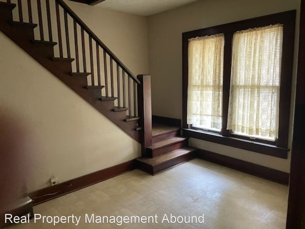 608 S Hughes Ave - Photo 3 of 13