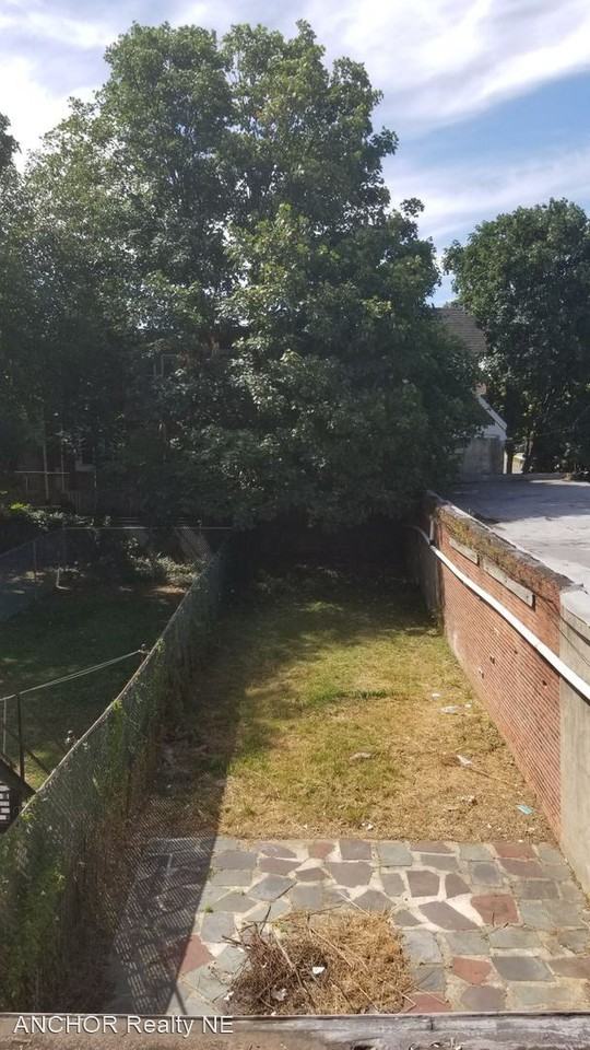 1520 Haines St - Photo 2 of 18