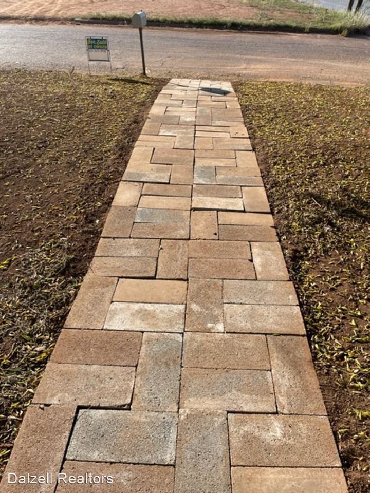 2157 Green St - Photo 3 of 13