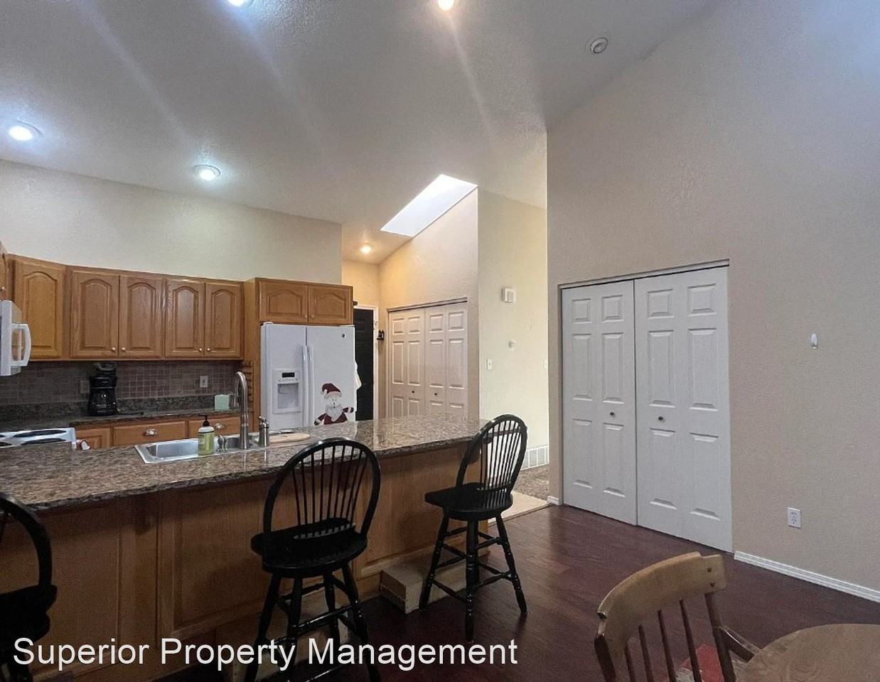 2252 W Johnston Ave - Photo 3 of 13