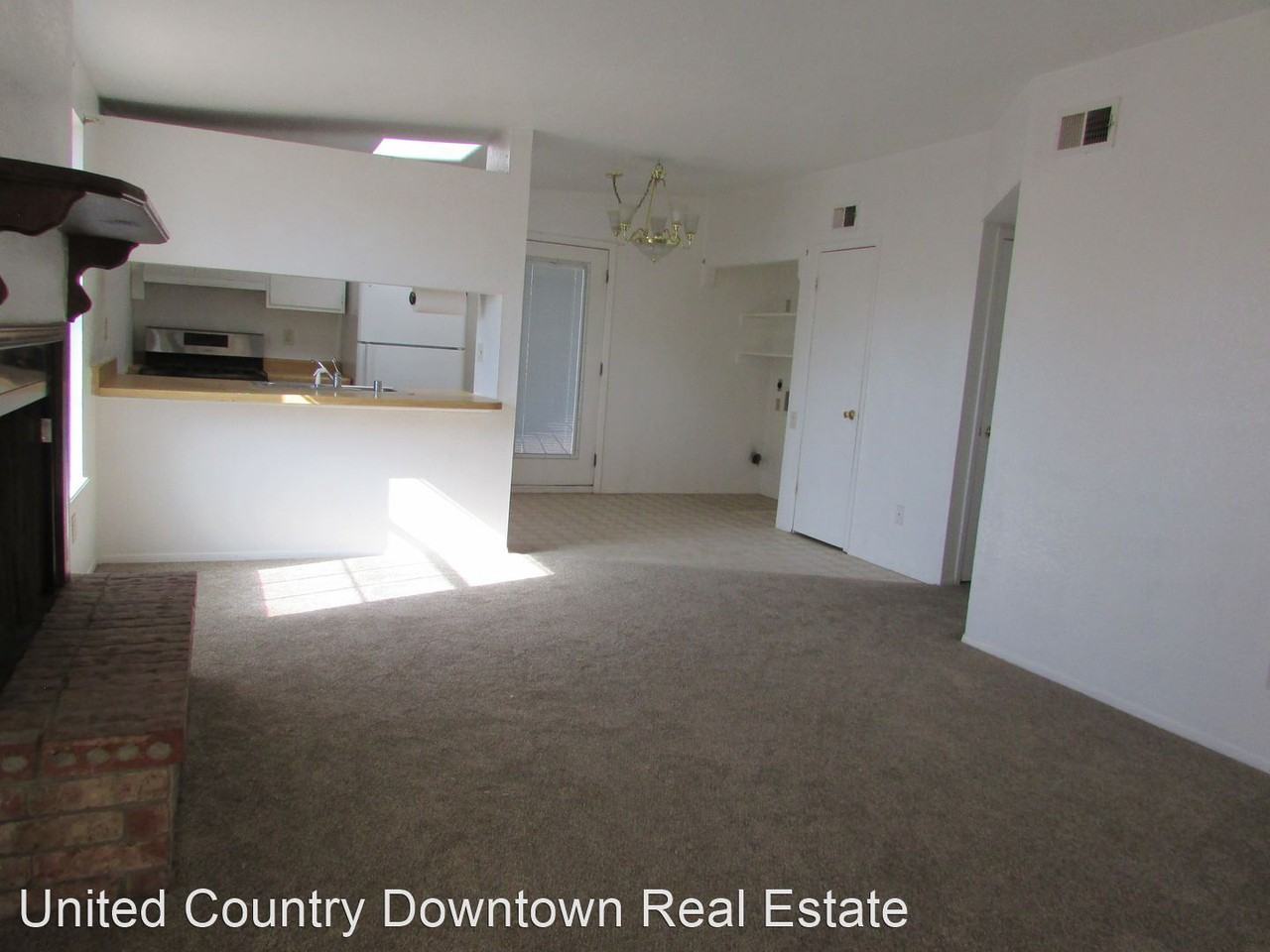 1820 S Santa Monica St - Photo 2 of 11