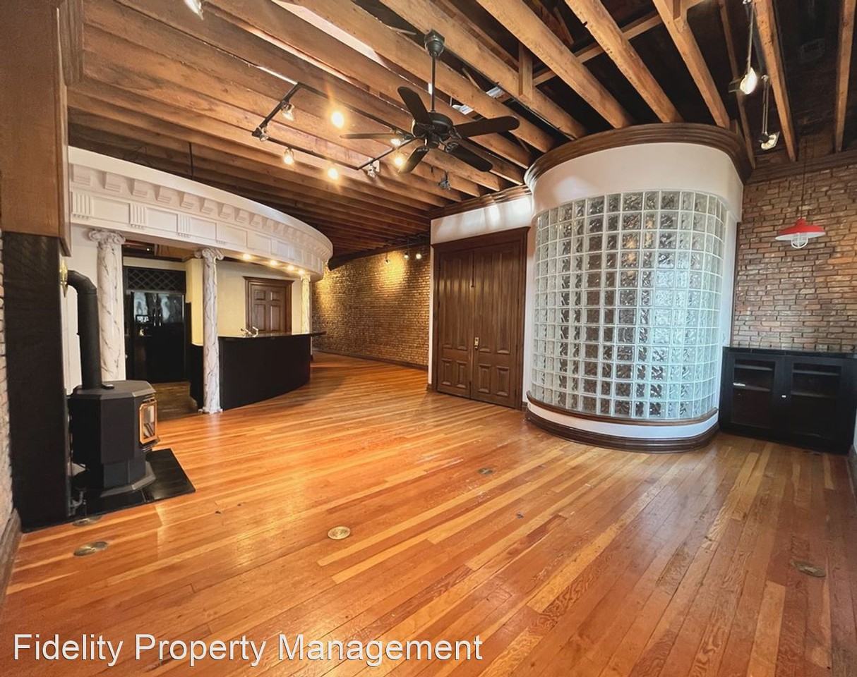 323 South Ave Apt A - Photo 2 of 13