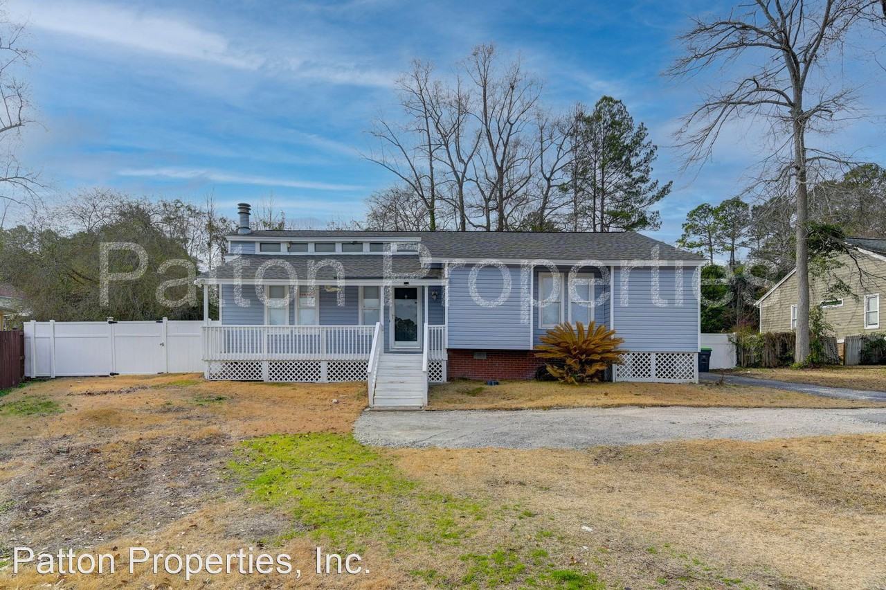 120 W Lake Dr