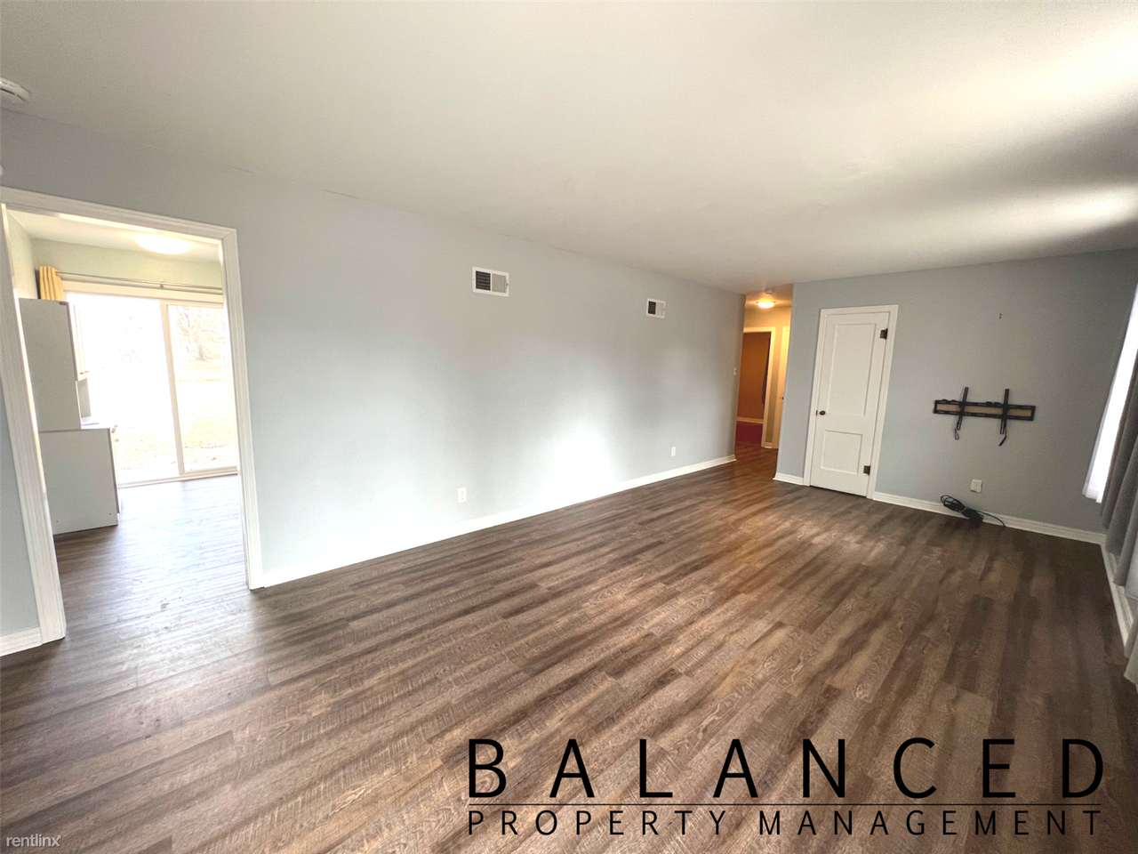 4300 4300 SW Holly Ln - Photo 2 of 9