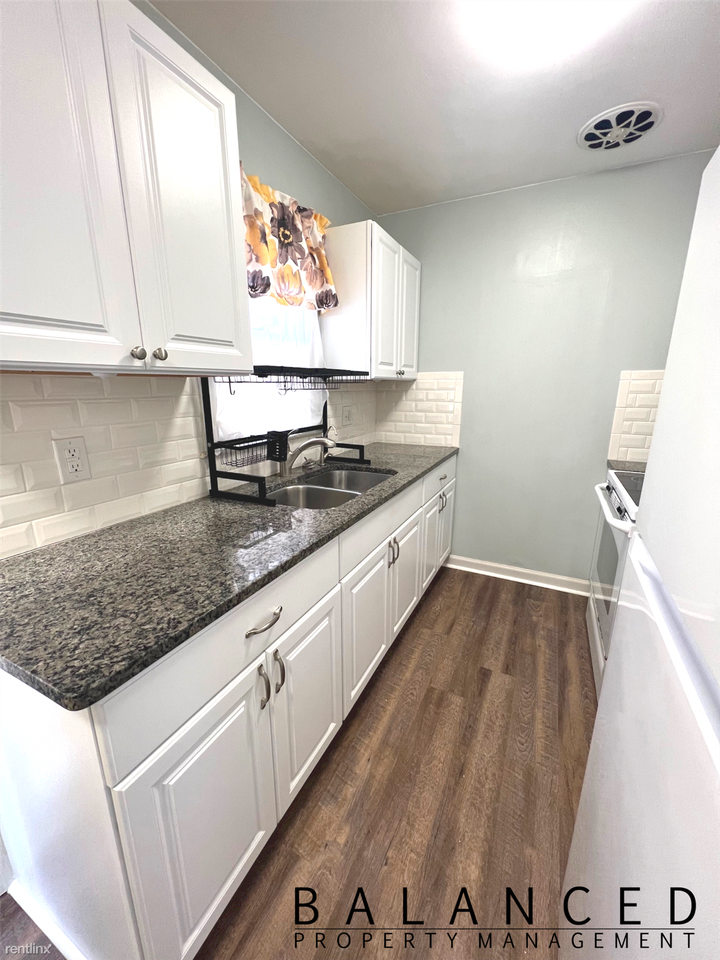 4300 4300 SW Holly Ln - Photo 3 of 9