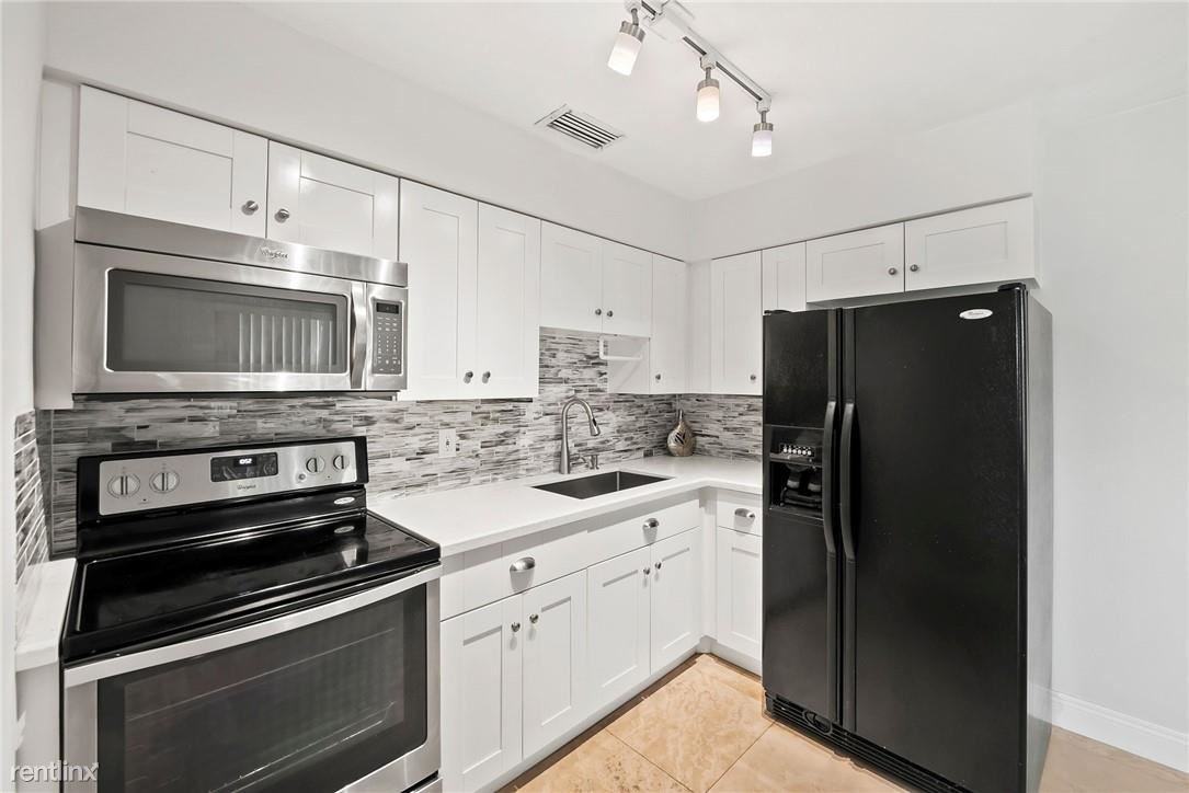 1101 Ne 18th Ave - Photo 3 of 11