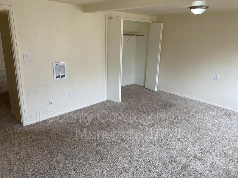 868 N 14th St - Photo 6 of 12