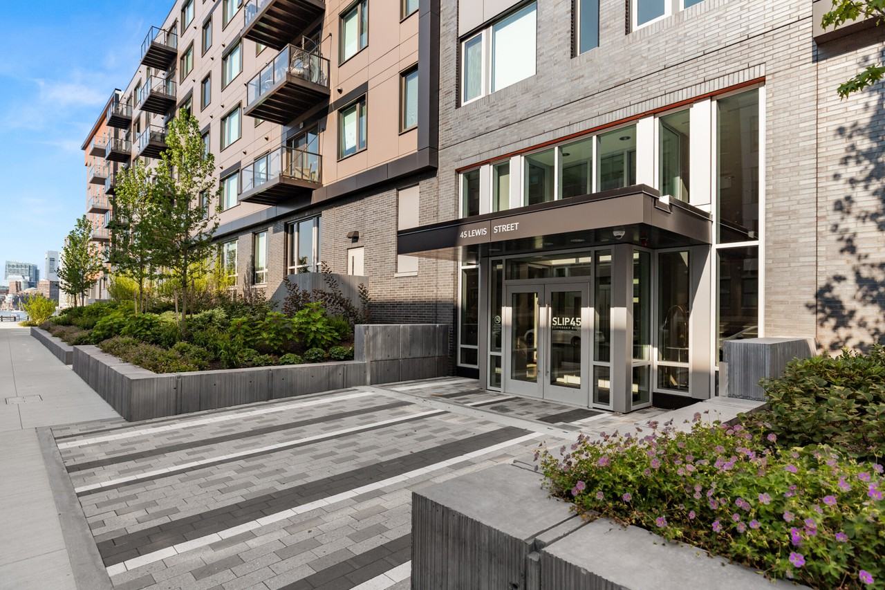 45 Lewis St #107