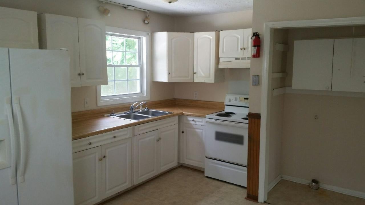 158 Chatham Rd - Photo 3 of 10