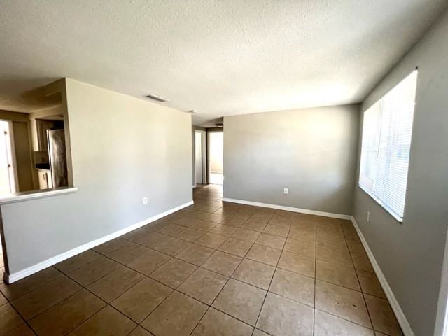 8910 Harvey Ln - Photo 4 of 19