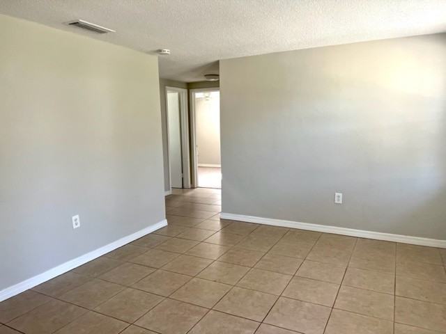 8910 Harvey Ln - Photo 5 of 19