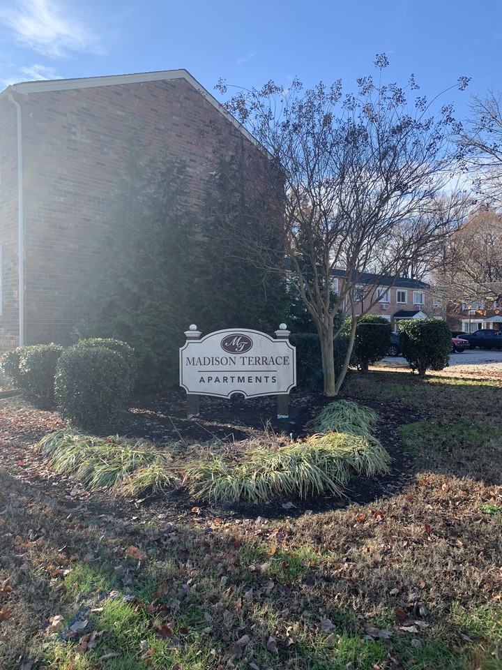 2110 Richmond St - Photo 2 of 16