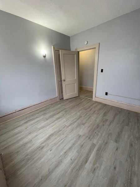 148 Bates Ave - Photo 3 of 10