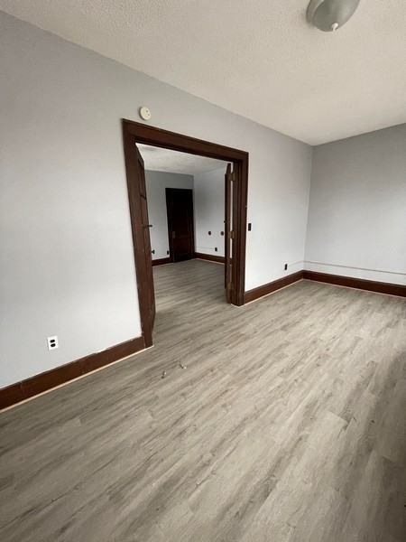 148 Bates Ave - Photo 6 of 10