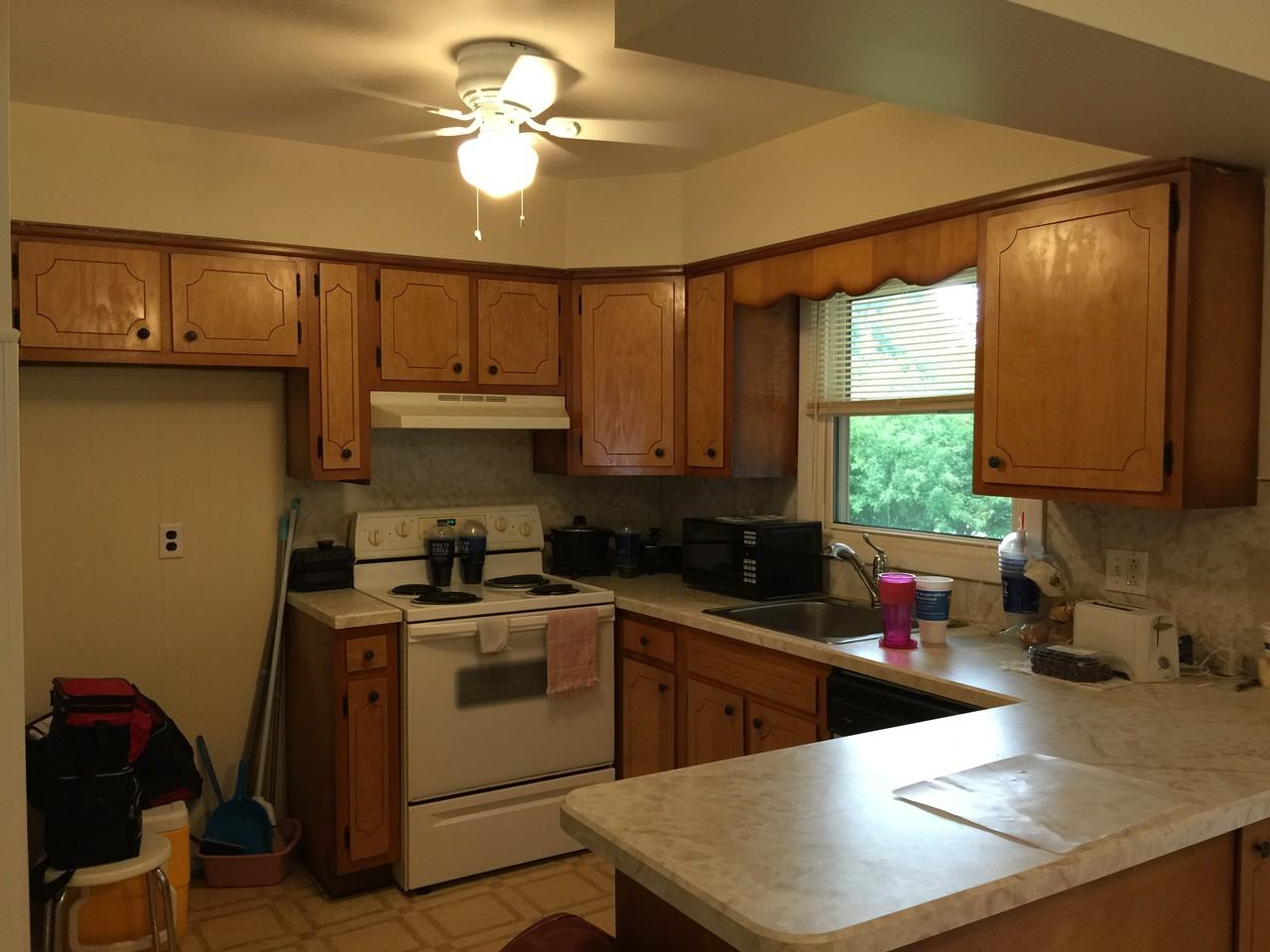 705 S Main St - Photo 3 of 14