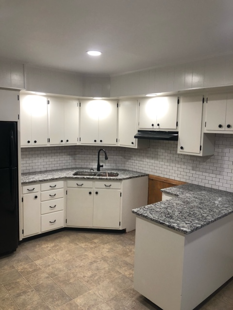 220 Wise Ave - Photo 2 of 10