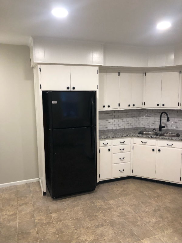 220 Wise Ave - Photo 3 of 10