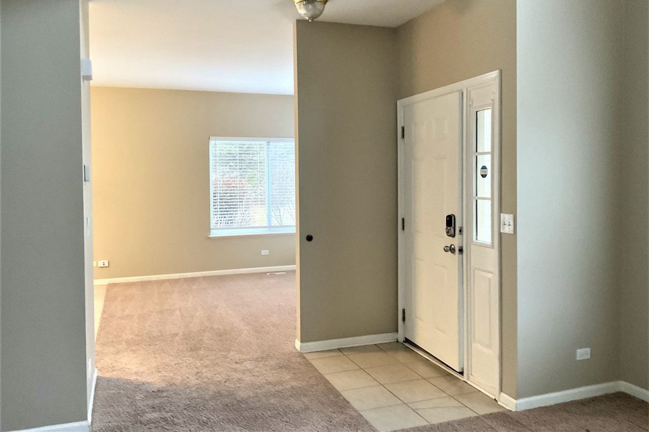 391 Abington Woods Dr - Photo 2 of 11