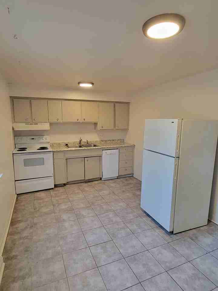 4509 Everett Ct - Photo 2 of 19