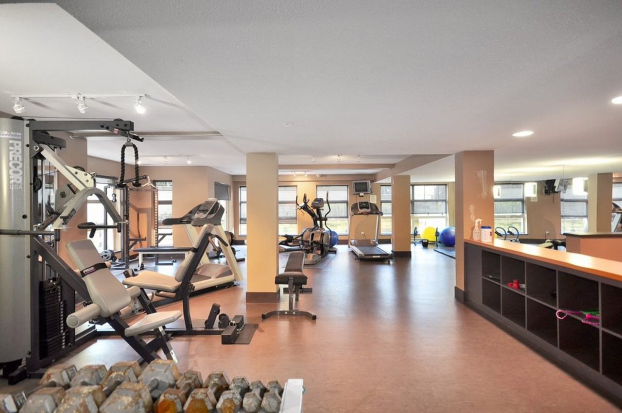 9339 University Crescent - Photo 3 of 12