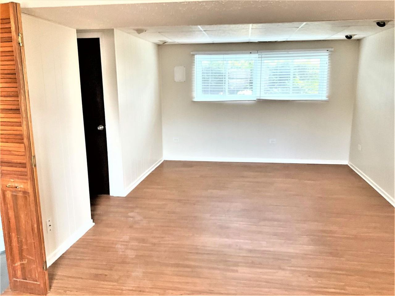 22822 Valley Dr - Photo 2 of 14