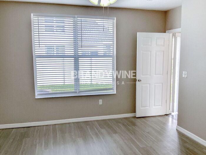 9701 Carlsdale Dr - Photo 3 of 12