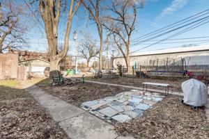 featured image of 3911 Shaw Blvd