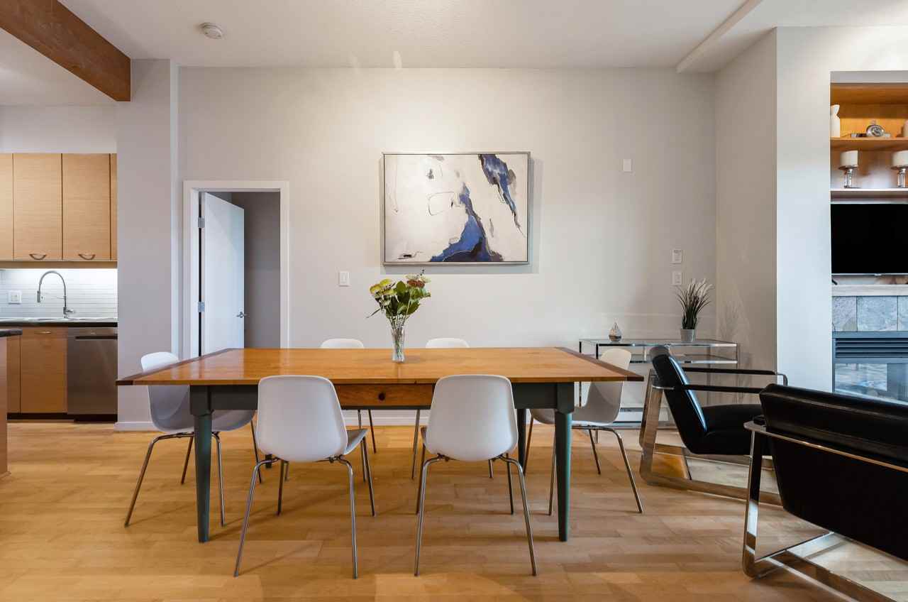 530 Raven Woods Drive - Photo 2 of 24