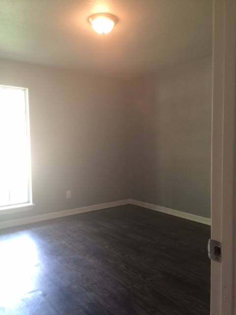 9106 Troulon Dr - Photo 2 of 10