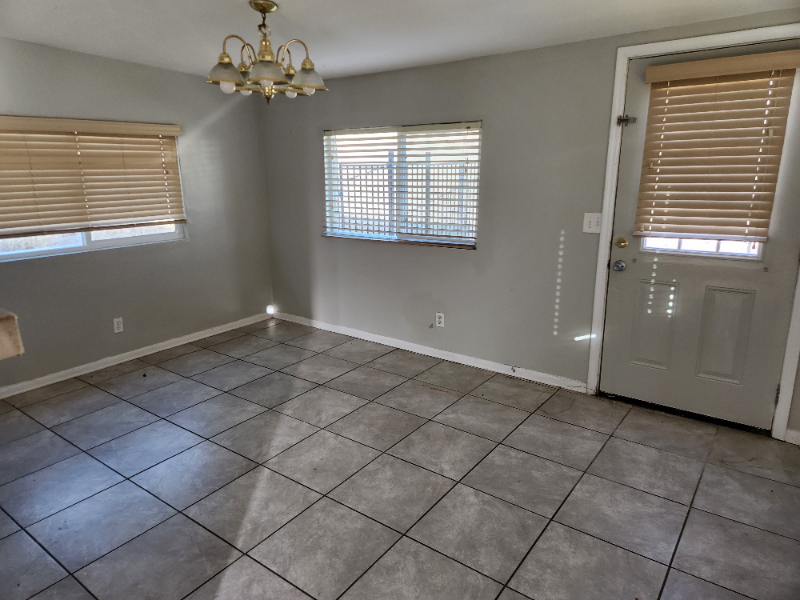 2601 S Portia Ave - Photo 3 of 12