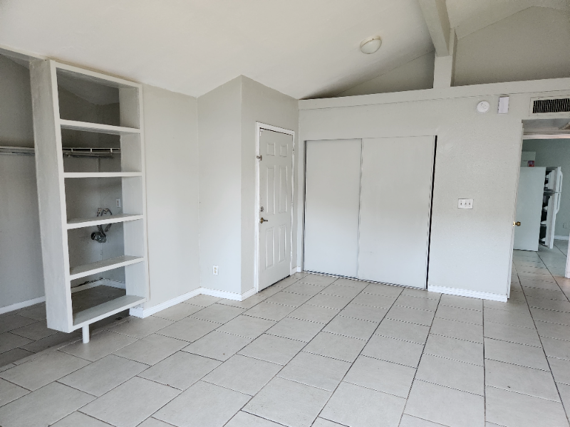 2601 S Portia Ave - Photo 6 of 12