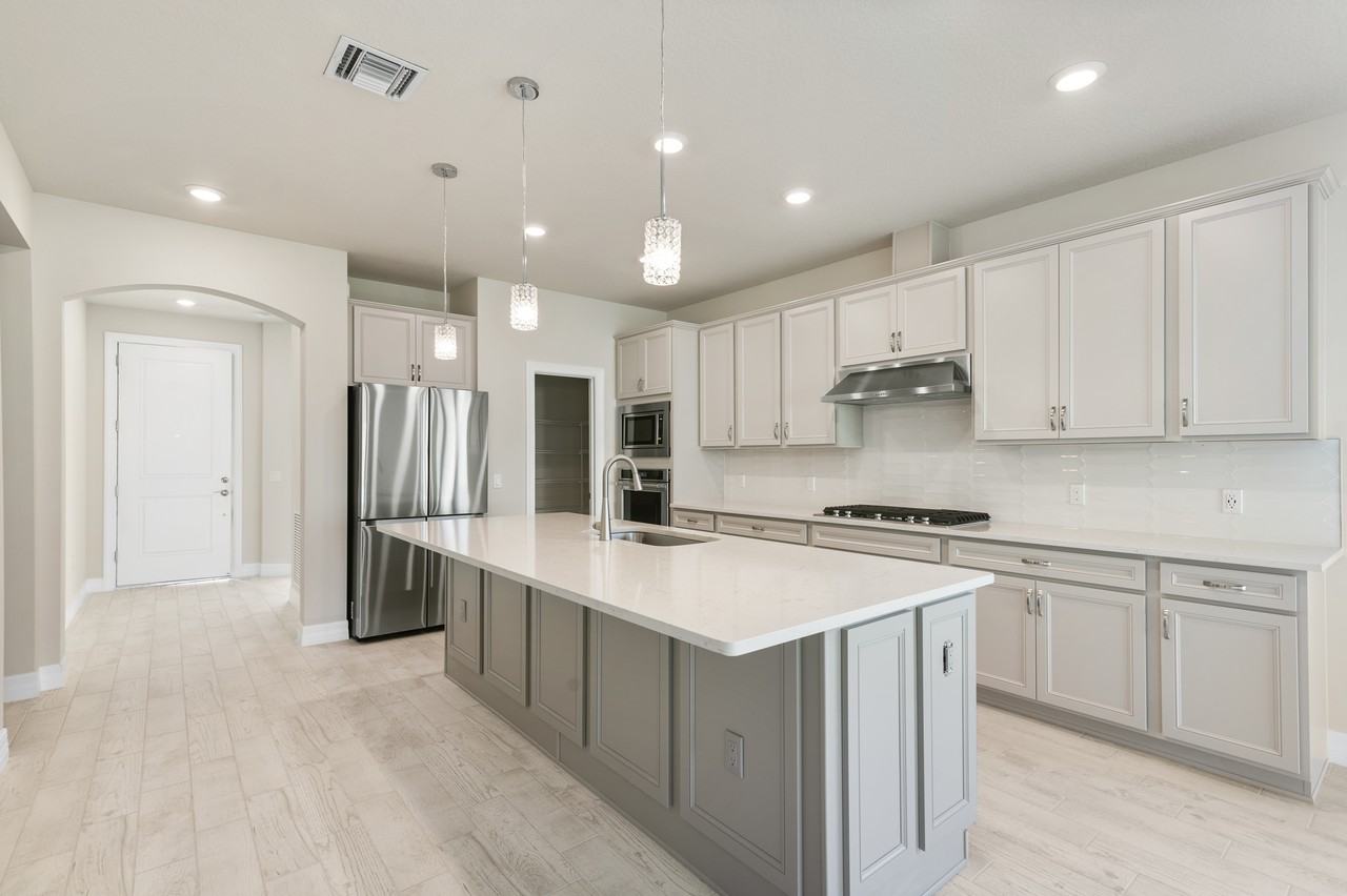 8185 Tailshot Ct - Photo 2 of 45