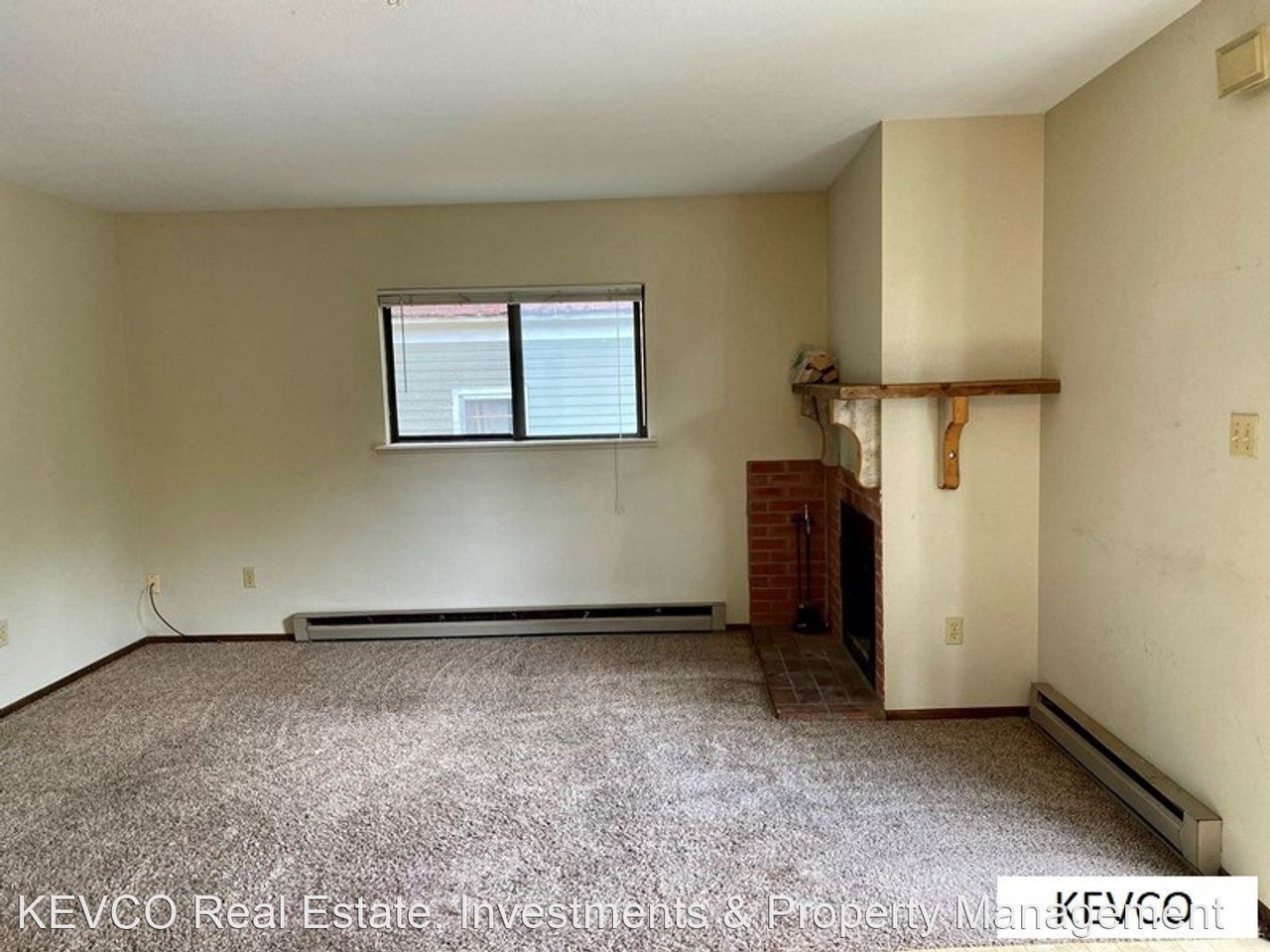 620-622 Endicott St - Photo 2 of 16