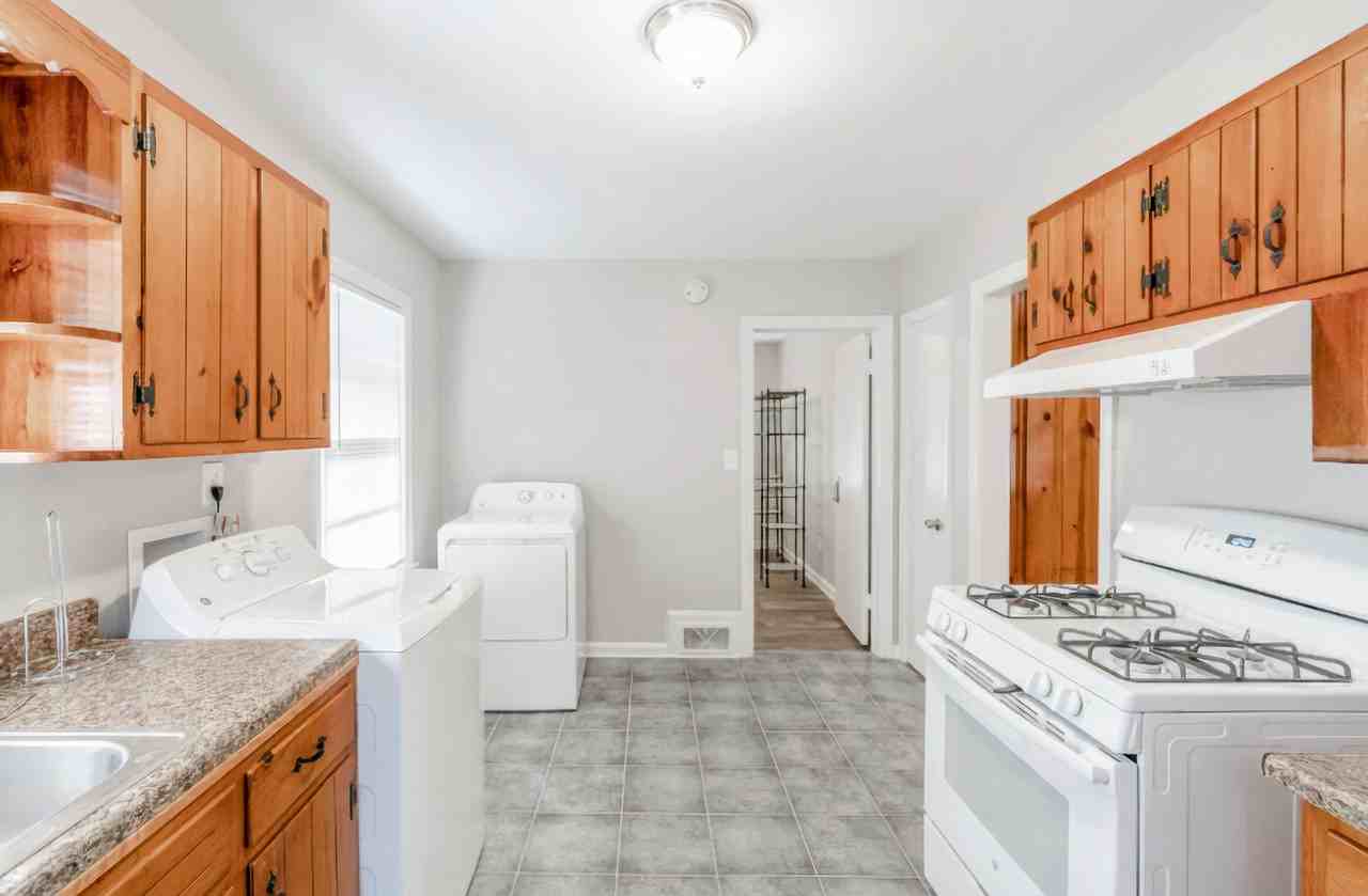 Orlando St Sw - Photo 3 of 7