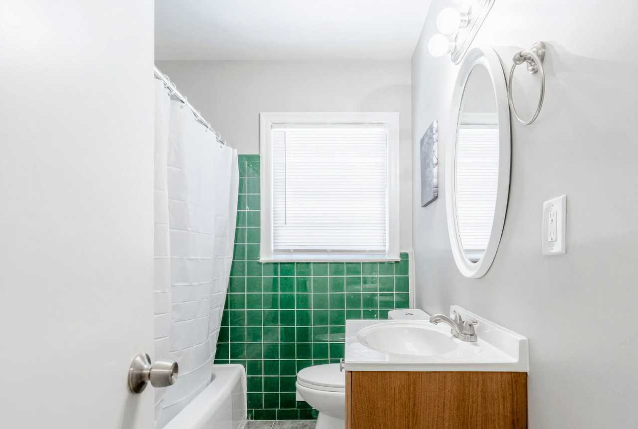 Orlando St Sw - Photo 2 of 7