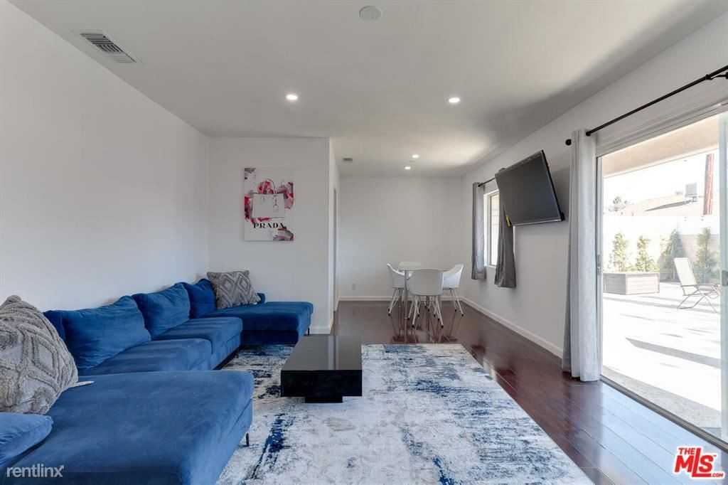 8122 Wynne Ave - Photo 3 of 12