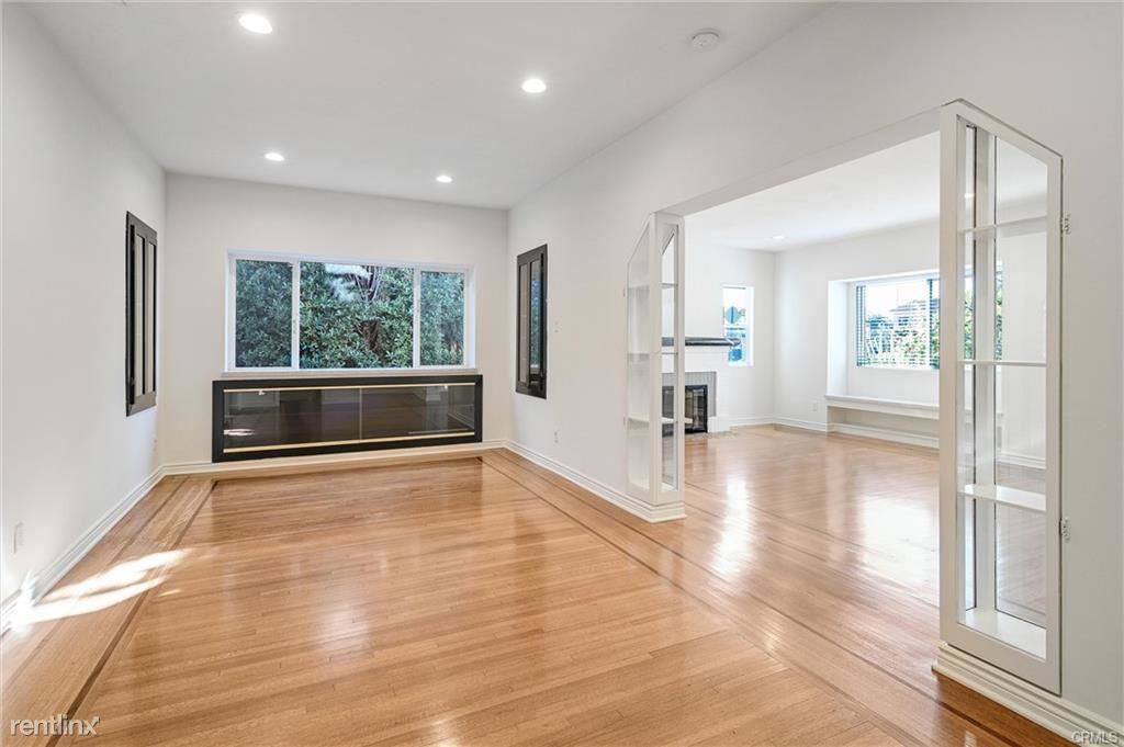 156 S Edinburgh Ave - Photo 2 of 10