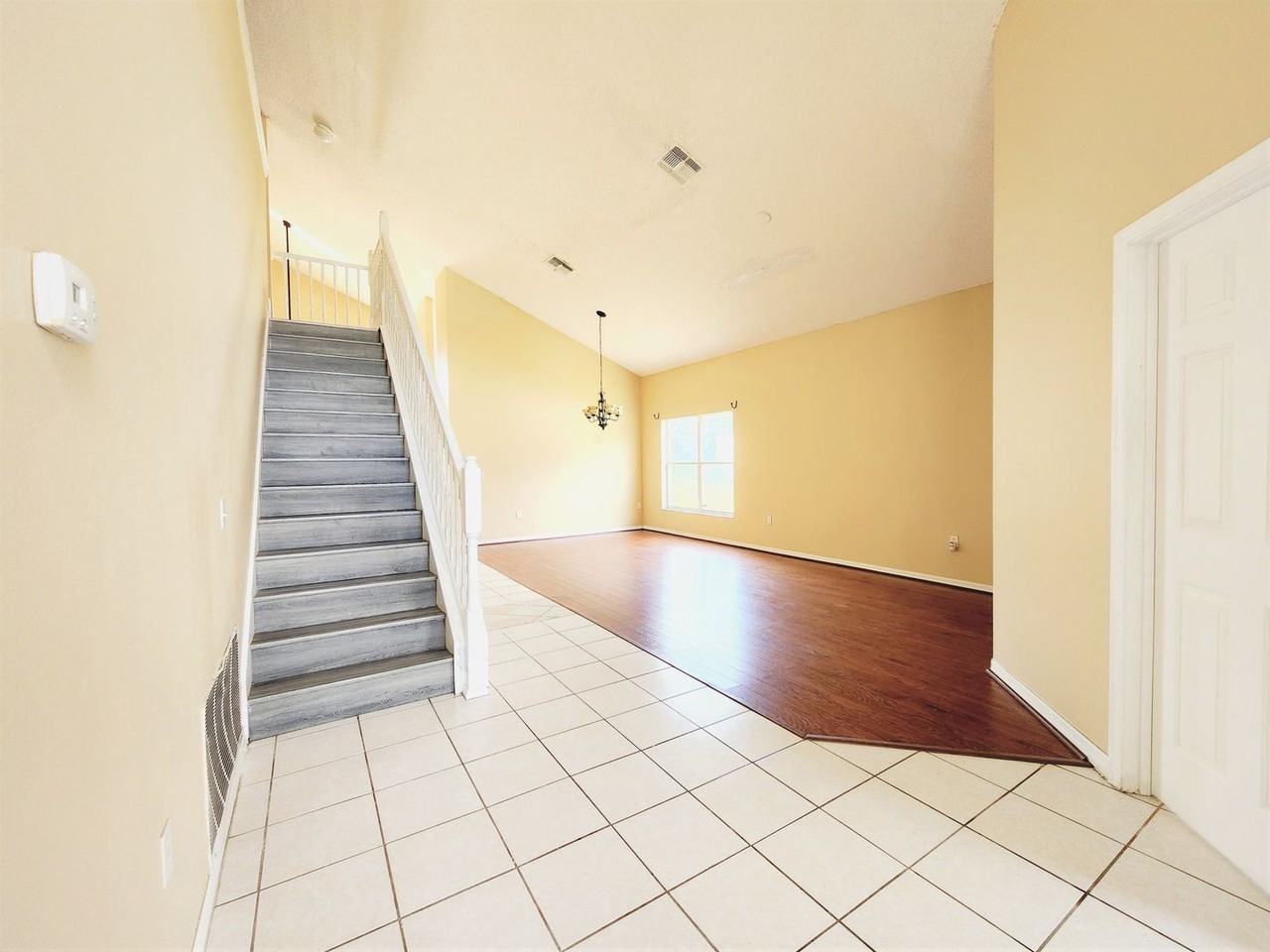 509 Saddle Ridge Dr - Photo 2 of 17