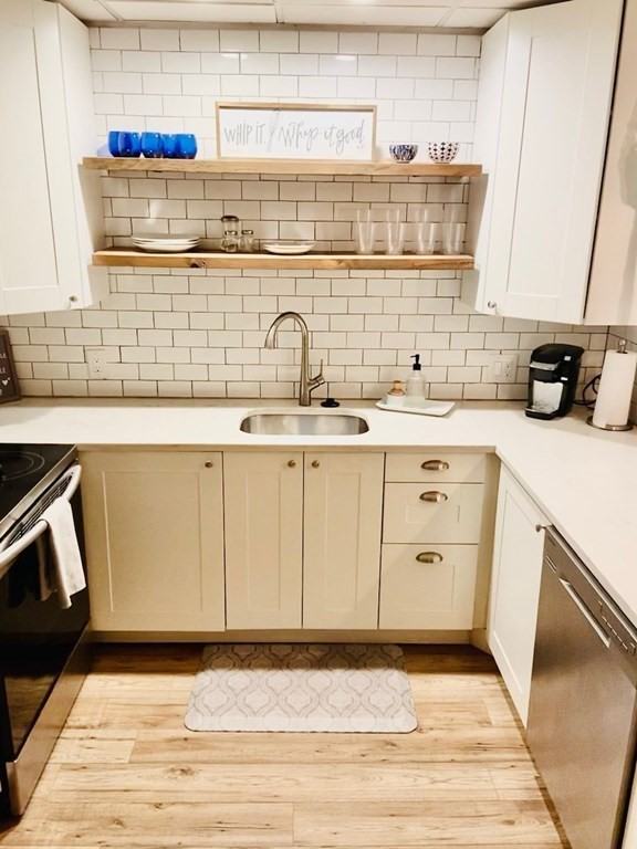 549 E 4th St #E4 - Photo 4 of 13