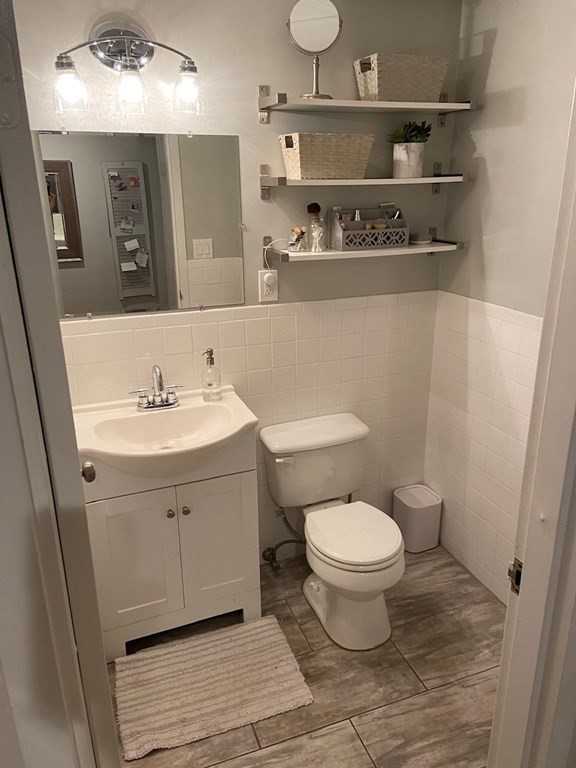 549 E 4th St #E4 - Photo 7 of 13