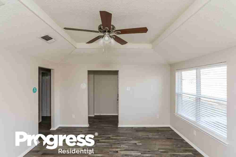 1134 Heather Wood Dr - Photo 3 of 16