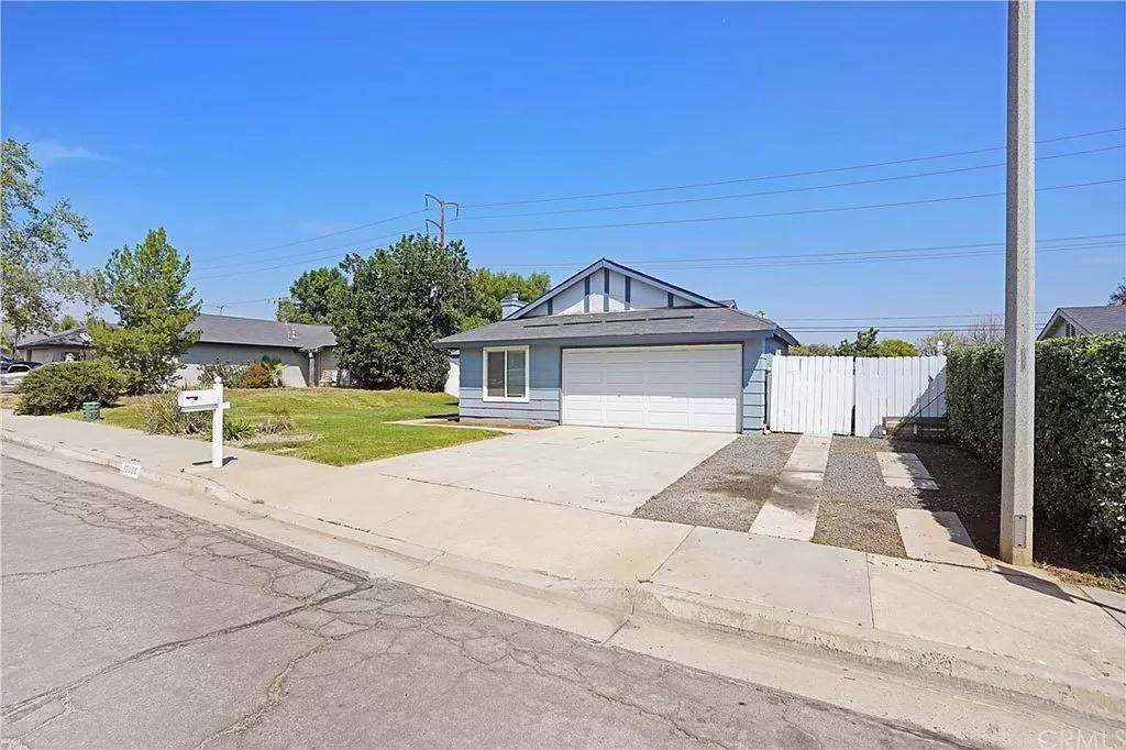 12068 Coachman Lane - Photo 2 of 12