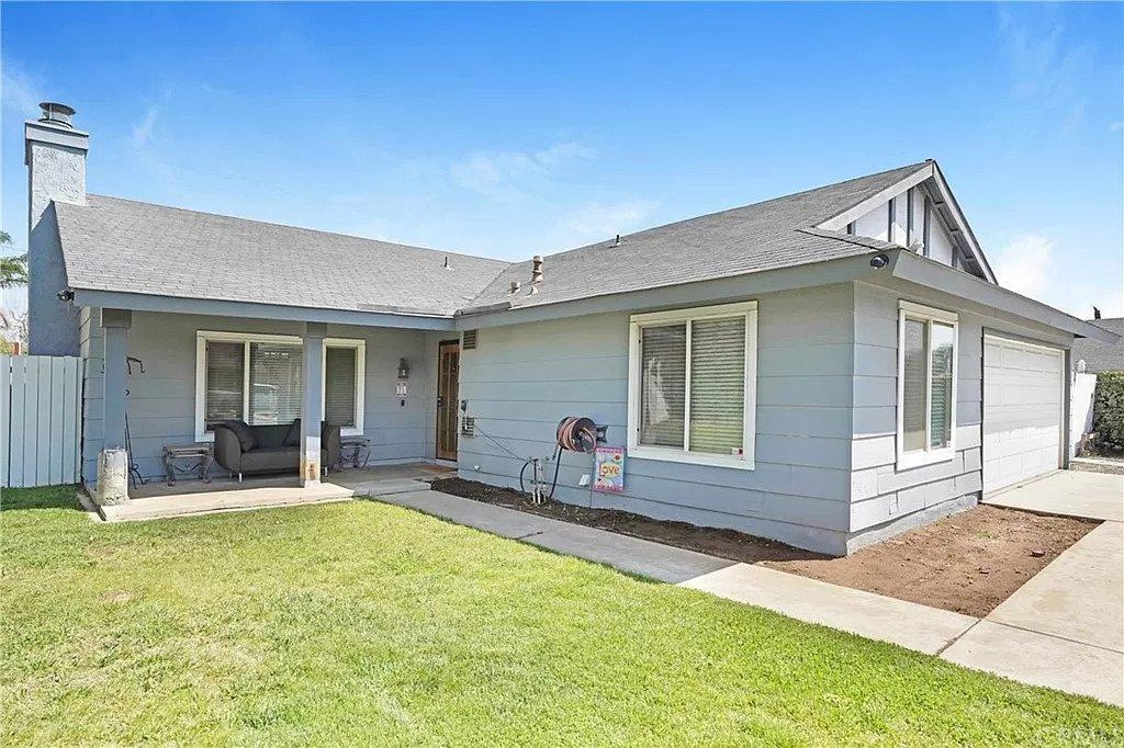 12068 Coachman Lane - Photo 3 of 12