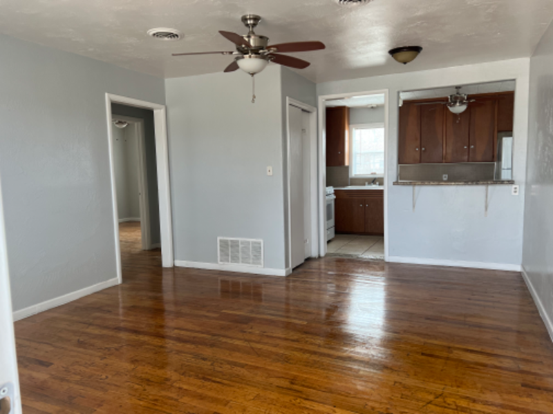 316 Henry St - Photo 3 of 8