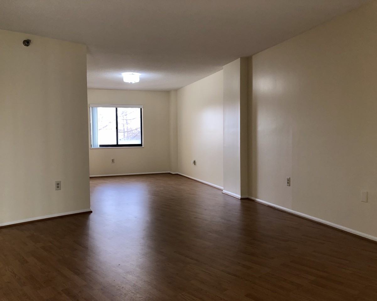 15115 Interlachen Dr #112 - Photo 2 of 21